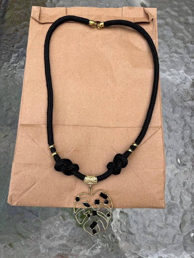 COLLAR FLORA